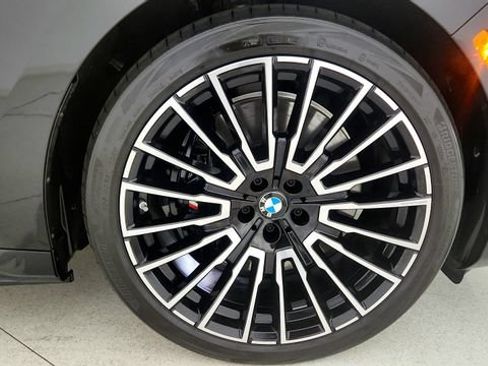 Used 2025 BMW i7 xDrive60 w/ Executive Package RWD image 77