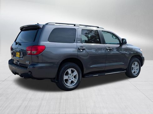 Used 2017 Toyota Sequoia SR5 AWD/4WD image 7