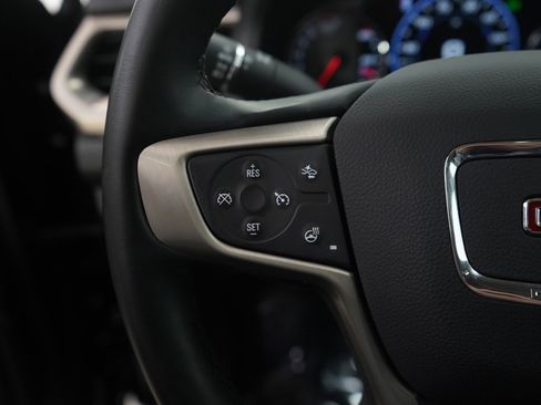 Used 2023 GMC Acadia Denali image 17