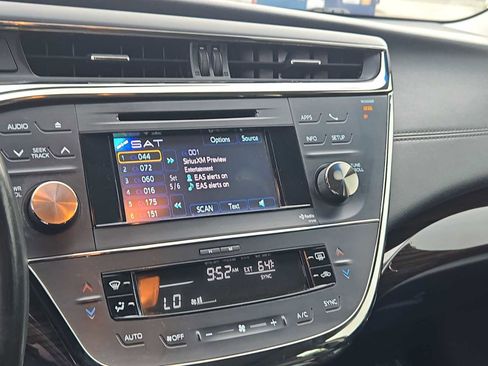 Used 2014 Toyota Avalon XLE Touring image 27