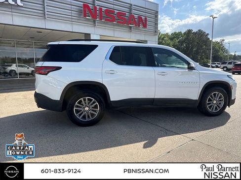 Used 2023 Chevrolet Traverse LT FWD image 7