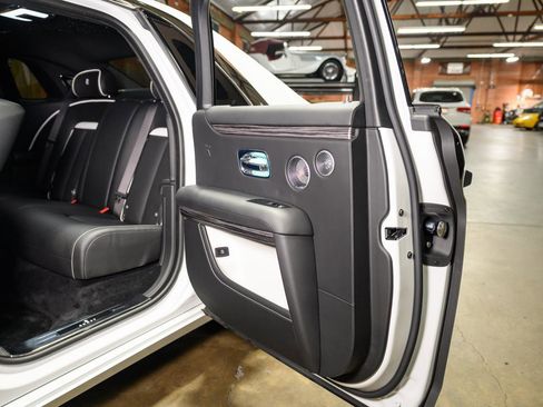 Used 2021 Rolls-Royce Ghost image 28
