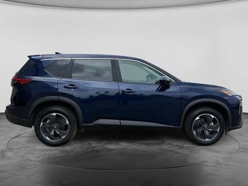 Used 2025 Nissan Rogue SV AWD/4WD image 11