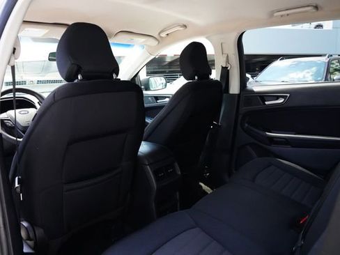 Used 2018 Ford Edge SE FWD image 19