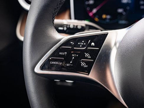 Certified 2025 Mercedes-Benz GLC 300 4MATIC image 25