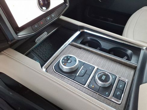 Used 2024 Ford Expedition Limited w/ Excursion Package image 16