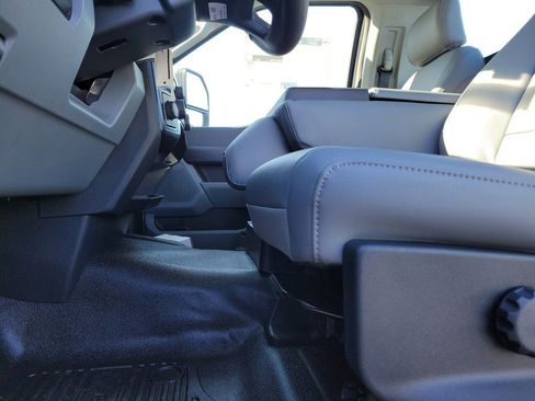 New 2026 Ford F550 4x4 Regular Cab Super Duty image 17