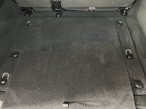 Certified 2025 Jeep Wrangler Unlimited Rubicon image 28