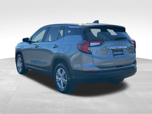 Used 2024 GMC Terrain SLE image 7