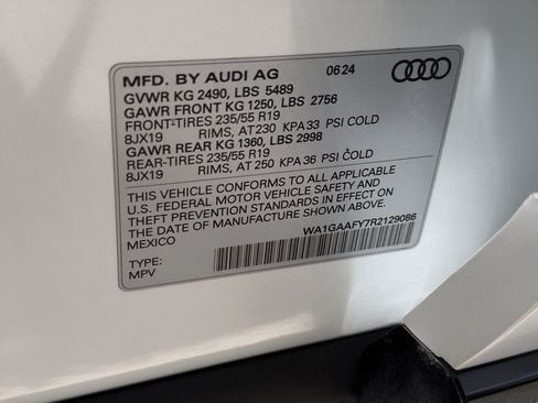 Used 2024 Audi Q5 2.0T Premium w/ Summer of Audi Package AWD/4WD image 27