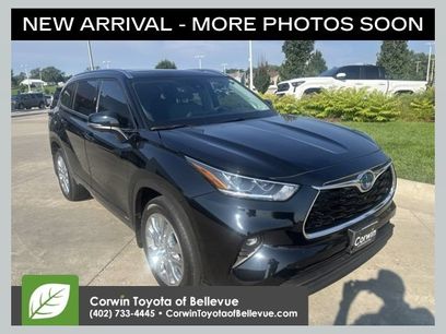 Used 2023 Toyota Highlander Limited