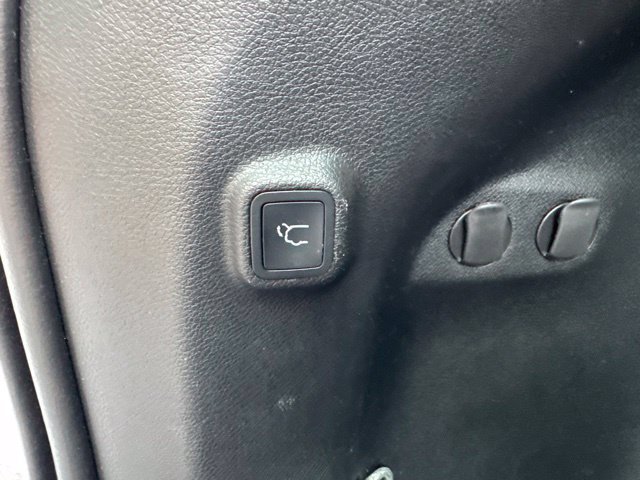 Used 2022 Jeep Cherokee Limited AWD/4WD image 11