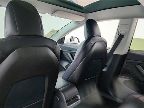 Used 2020 Tesla Model 3 Standard Range Plus image 29
