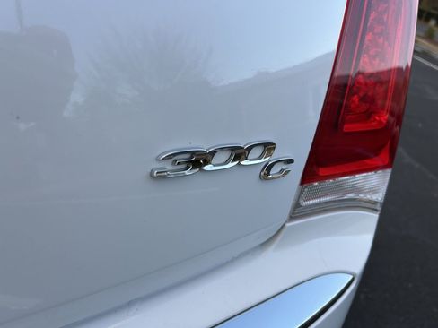Used 2016 Chrysler 300 C image 21