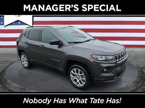 Certified 2023 Jeep Compass Latitude AWD/4WD image 1