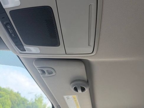 Used 2025 Honda Pilot EX-L image 19