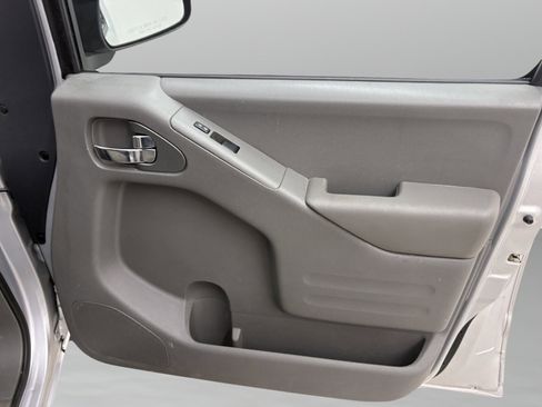 Used 2019 Nissan Frontier SV image 26