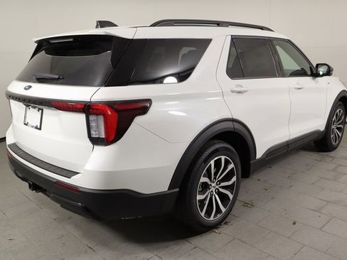New 2026 Ford Explorer ST-Line image 5