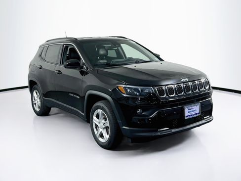 Used 2023 Jeep Compass Latitude AWD/4WD image 3