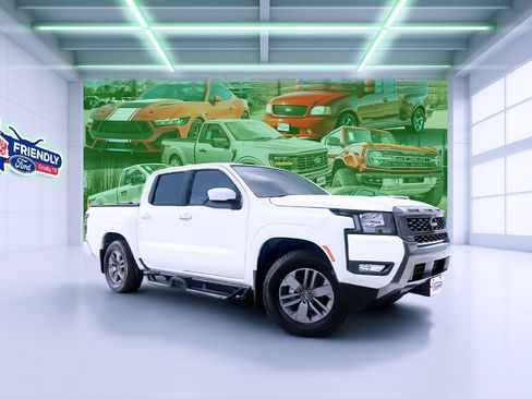 Used 2025 Nissan Frontier SV w/ SV Convenience Package image 1