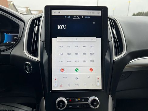 Used 2022 Ford Edge SEL image 26