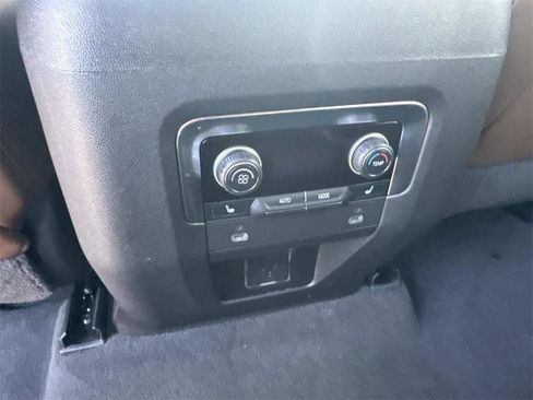 Used 2021 Chevrolet Tahoe High Country image 15