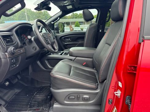 Used 2023 Nissan Titan PRO-4X w/ Pro-4x Convenience Package AWD/4WD image 9