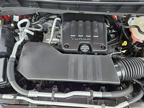 Certified 2024 Chevrolet Silverado 1500 LT AWD/4WD image 33