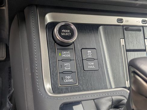 Used 2024 Lexus GX 550 AWD/4WD image 11