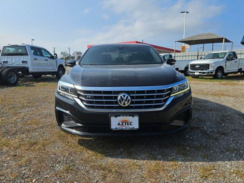 Used 2022 Volkswagen Passat 2.0T R-Line image 2