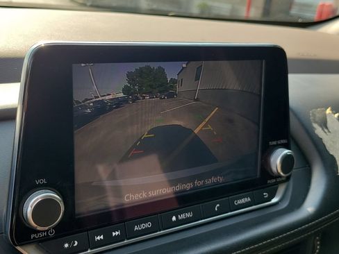 Used 2021 Nissan Rogue S FWD image 31