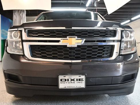 Used 2017 Chevrolet Suburban LS RWD image 12