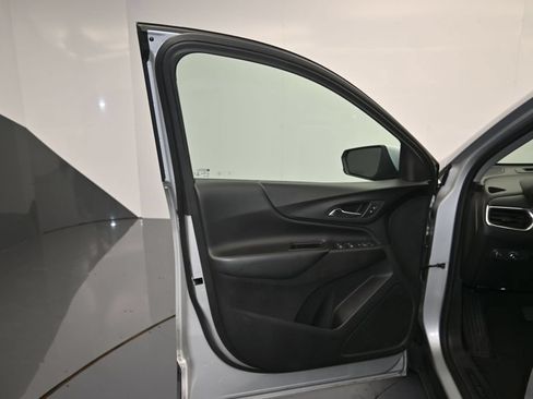Used 2021 Chevrolet Equinox LT FWD image 10