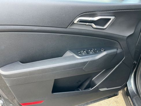 Used 2024 Kia Sportage LX image 20