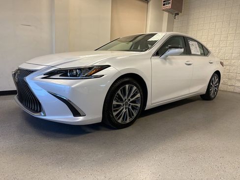 Used 2021 Lexus ES 250 w/ Premium Package AWD/4WD image 2