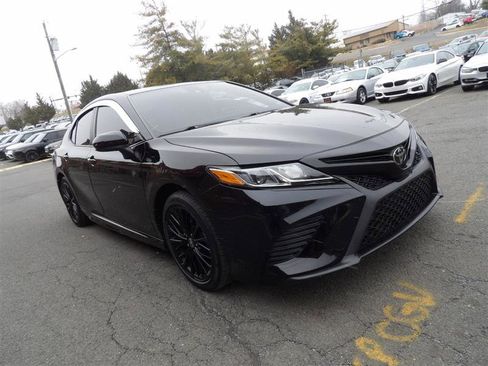 Used 2020 Toyota Camry SE image 7