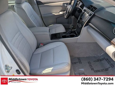 Used 2017 Toyota Camry XLE w/ Moonroof Package FWD image 38