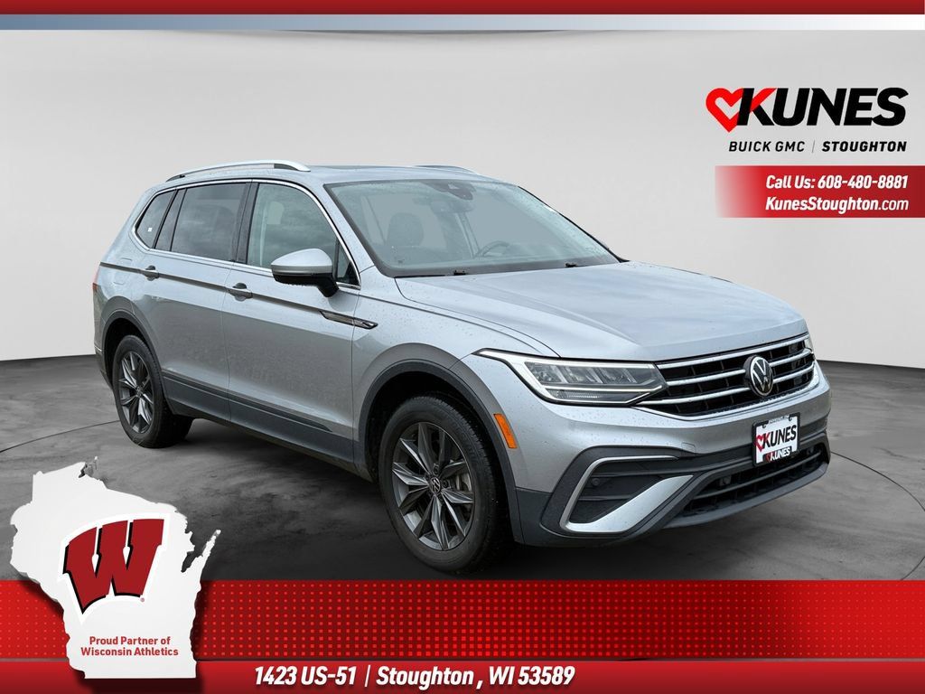 Used 2023 Volkswagen Tiguan SE AWD/4WD image 1