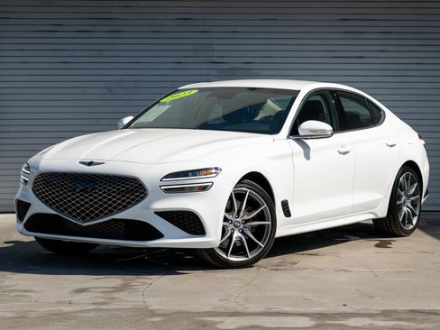 Used 2023 Genesis G70 3.3T AWD/4WD image 3