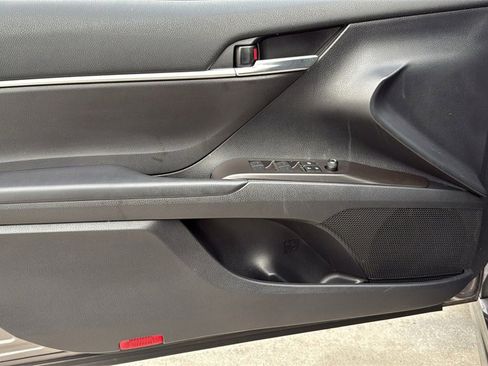 Used 2023 Toyota Camry SE image 10