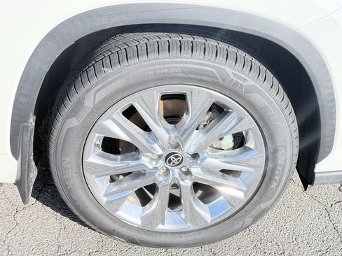 Used 2021 Toyota Highlander Limited image 35