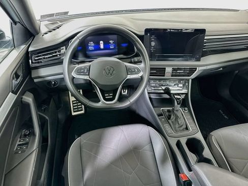 Certified 2025 Volkswagen Jetta Sport FWD image 22