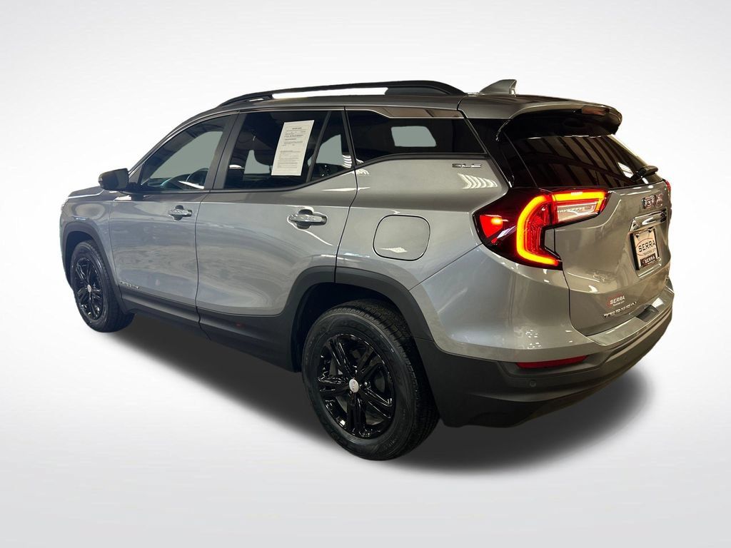 Used 2024 GMC Terrain SLE w/ Driver Convenience Package AWD/4WD image 3