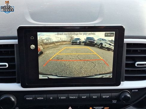 Used 2023 Hyundai Venue Limited image 18