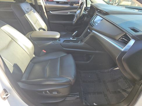 Used 2018 Cadillac XT5 Luxury w/ Driver Awareness Package image 23