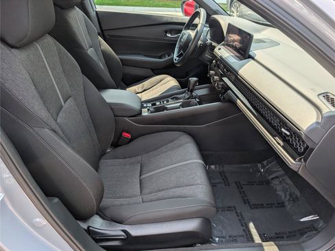 Used 2025 Honda Accord Sport image 11