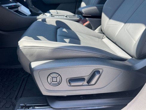 New 2025 Audi Q3 2.0T Premium image 13