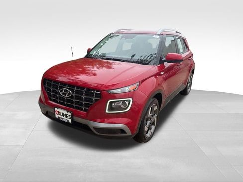 Used 2023 Hyundai Venue Limited FWD image 5