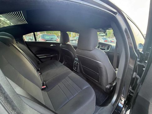 Used 2014 Dodge Charger SE w/ Connectivity Group image 9