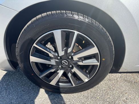 Used 2025 Nissan Versa SV FWD image 24